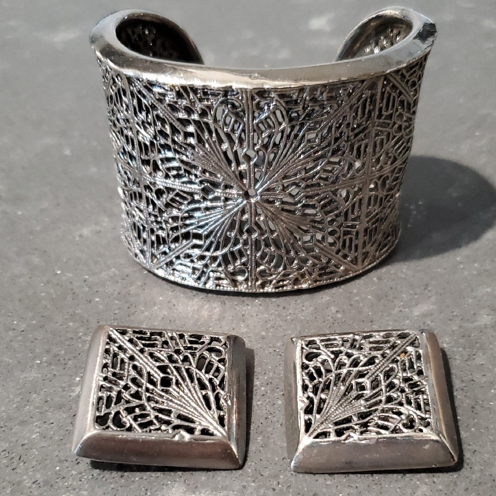 Vintage 80's Les Bernard Cuff & Earrings Set